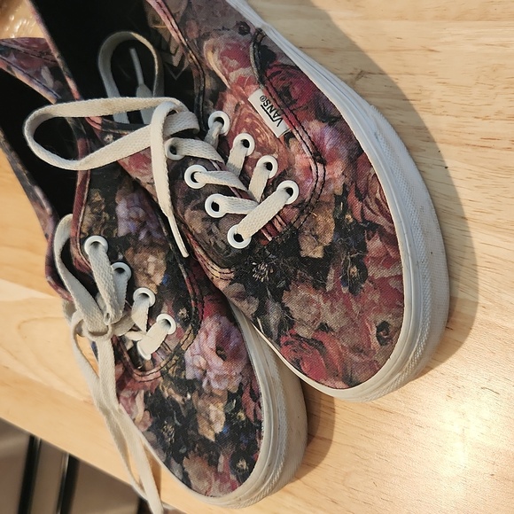 Vans - Picture 5 of 5